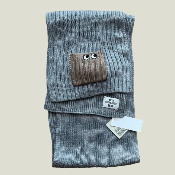 NWT Anya Hindmarch x Uniqlo Grey/Beige Knitted Scarf - Picture 2 of 3